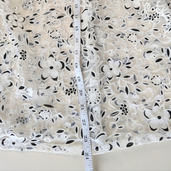 Ember Mesh Lace Pearl Button Up A-line Blouse ¾ Sleeves White Black Floral sz L - Picture 9 of 13